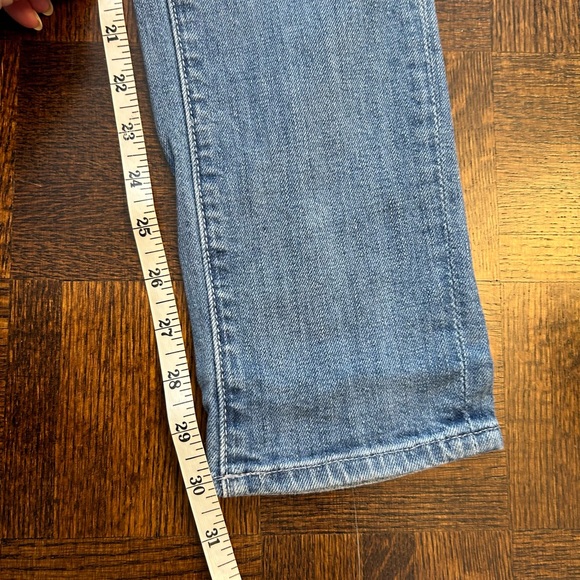 7 For All Mankind light wash Roxanne jeans - Picture 7 of 10